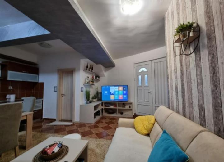 Apartament Nora *