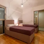 Apartment H704