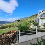 Villa Deloik Ante'S Hill House