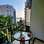 A Step To The Sea-Na Korak Do Mora-Studio Apartments Bela Kuca