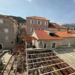 Cozy Old Town Apartment, Budva