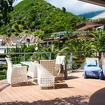 Luxe 3 Bedrooms Apartament