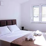Spacious One Bedroom Apartment Dia
