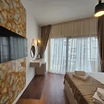 Lolo Luxury Rooms & Suites