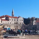 Nice Apartment Near Old Town And Sea