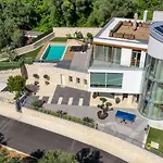 Luxury Villa Solaria With Outdoor And Indoor Pool