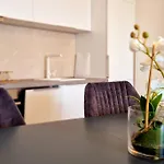 Sunbreeze Apartment & Garage