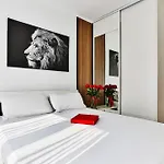 Montesun Holiday Novak Home