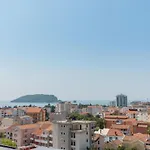 Stylish Budva Apartment With Panoramic Views