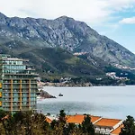 Luna Skyline Sea View Apt