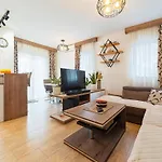 Aurora Apartment