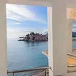 Luna Apartments