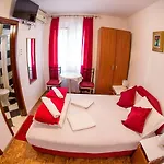 Guest House Vucicevic