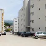 Apartment With Two Bedrooms Senka