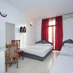 Studio Apartmani Sara