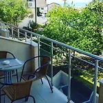 Leea Apartments