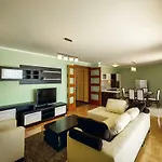 Luxury Apartments Rafailovichi 1 St Of The Sea Line