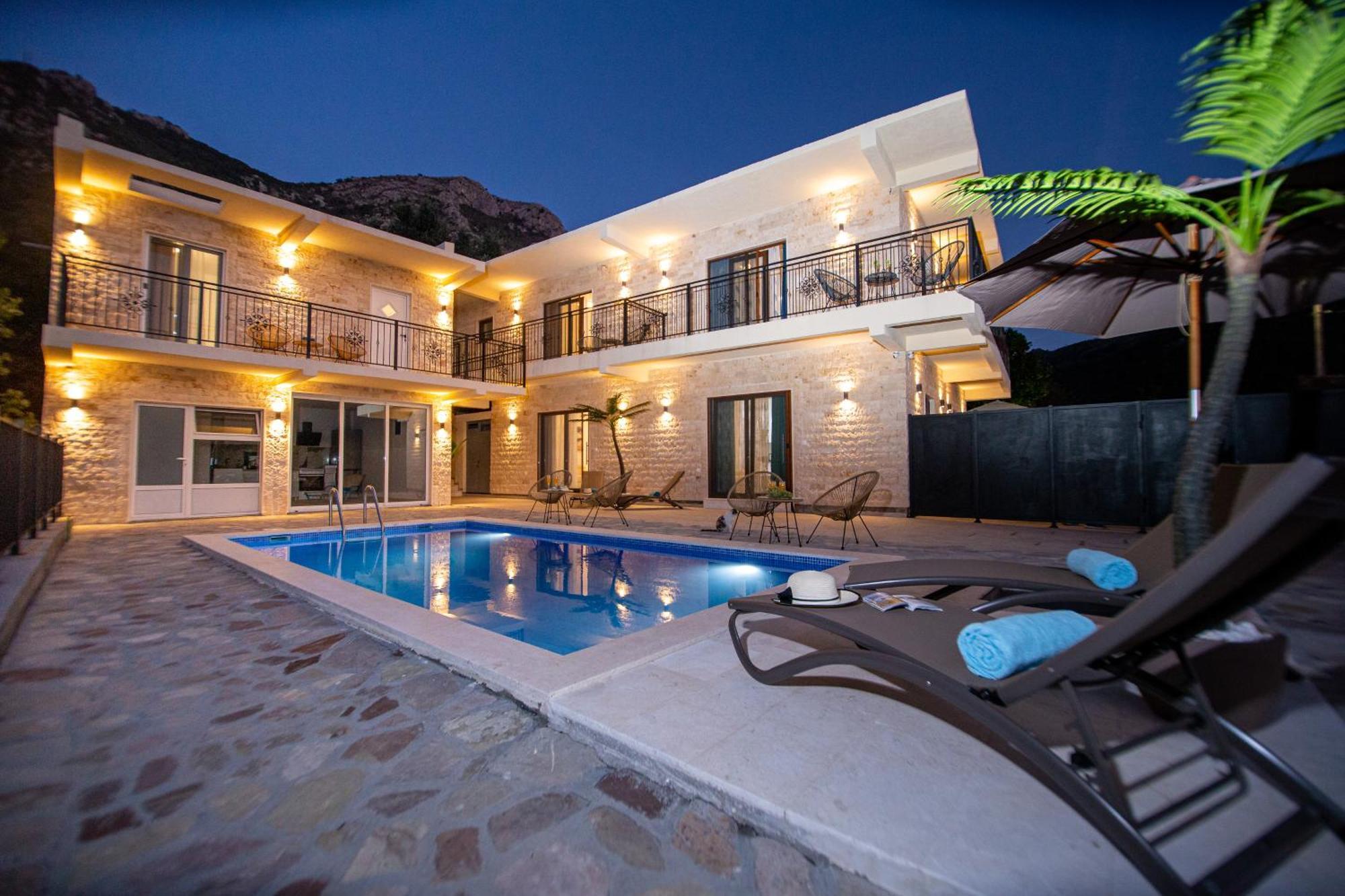 Stone With Pool Montenegro Star