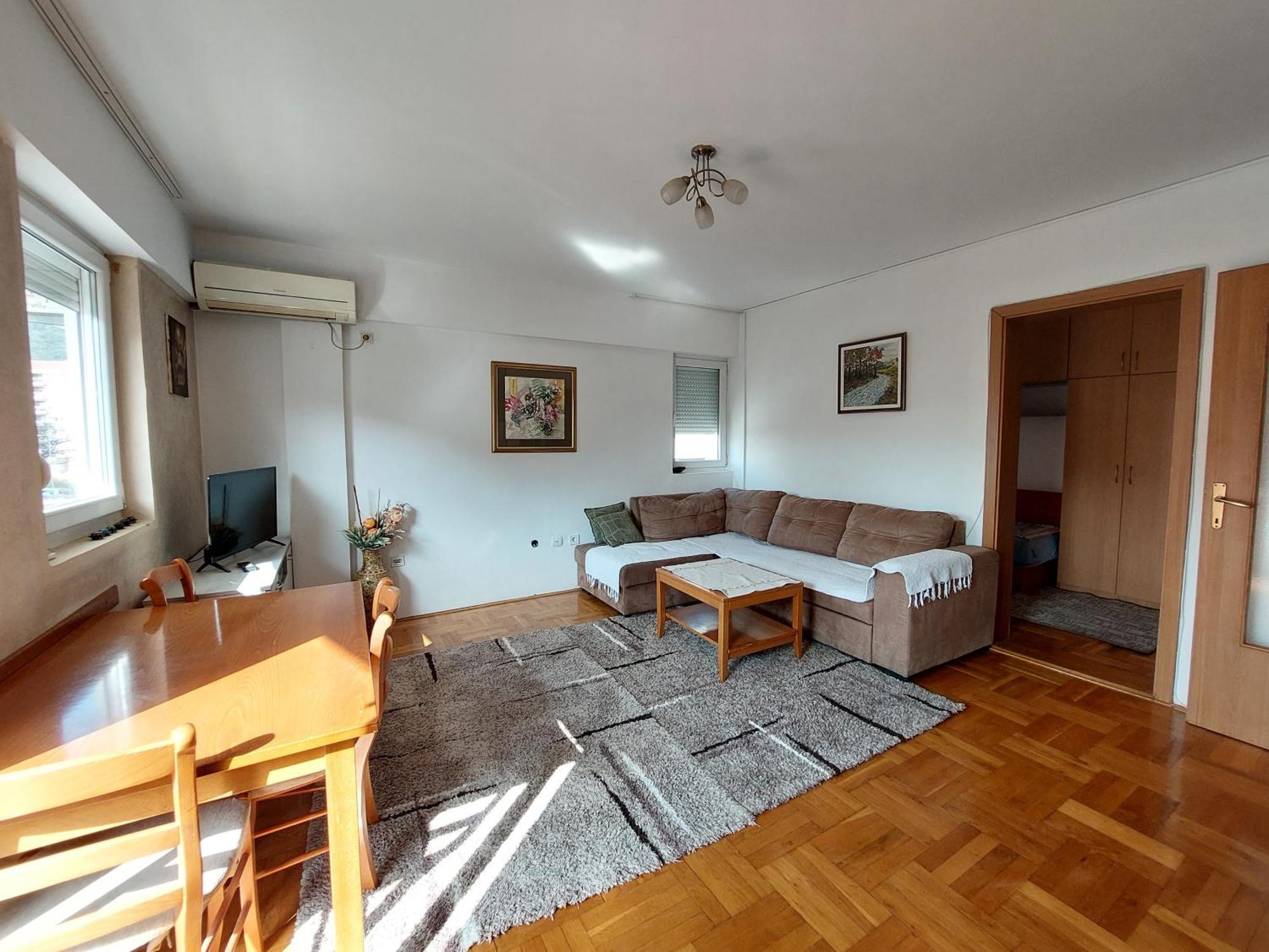 Two-bedroom With Parking Apartment