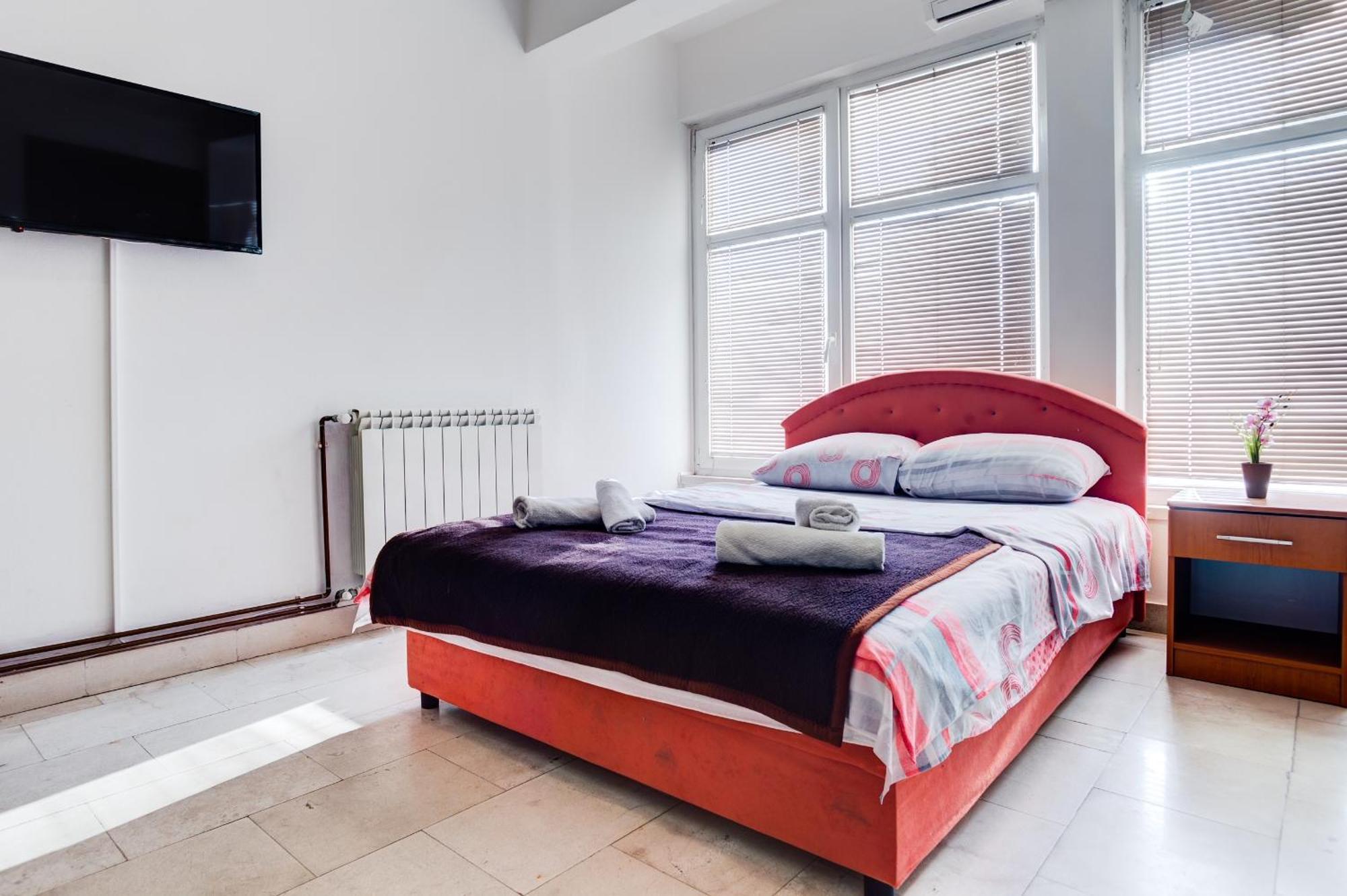 2 Apartment *